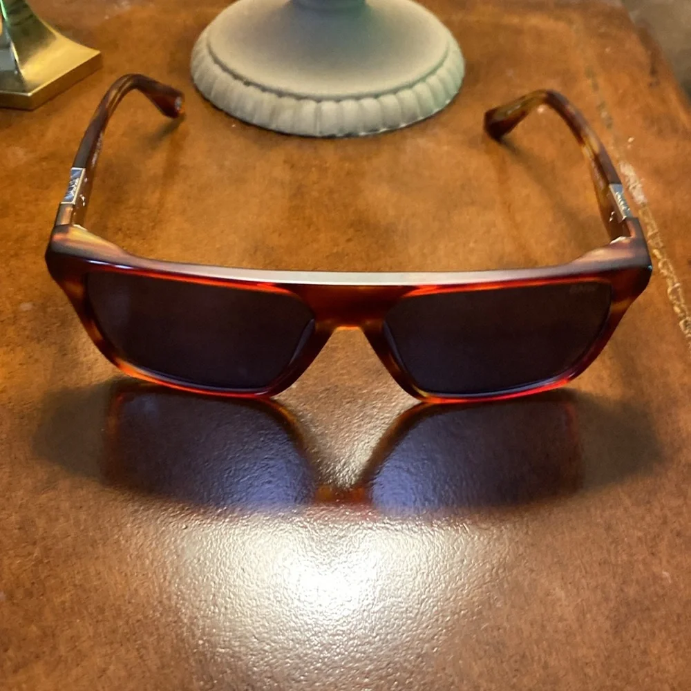 BMW New “tortoise” and bluish lens Sporty Sunglasses